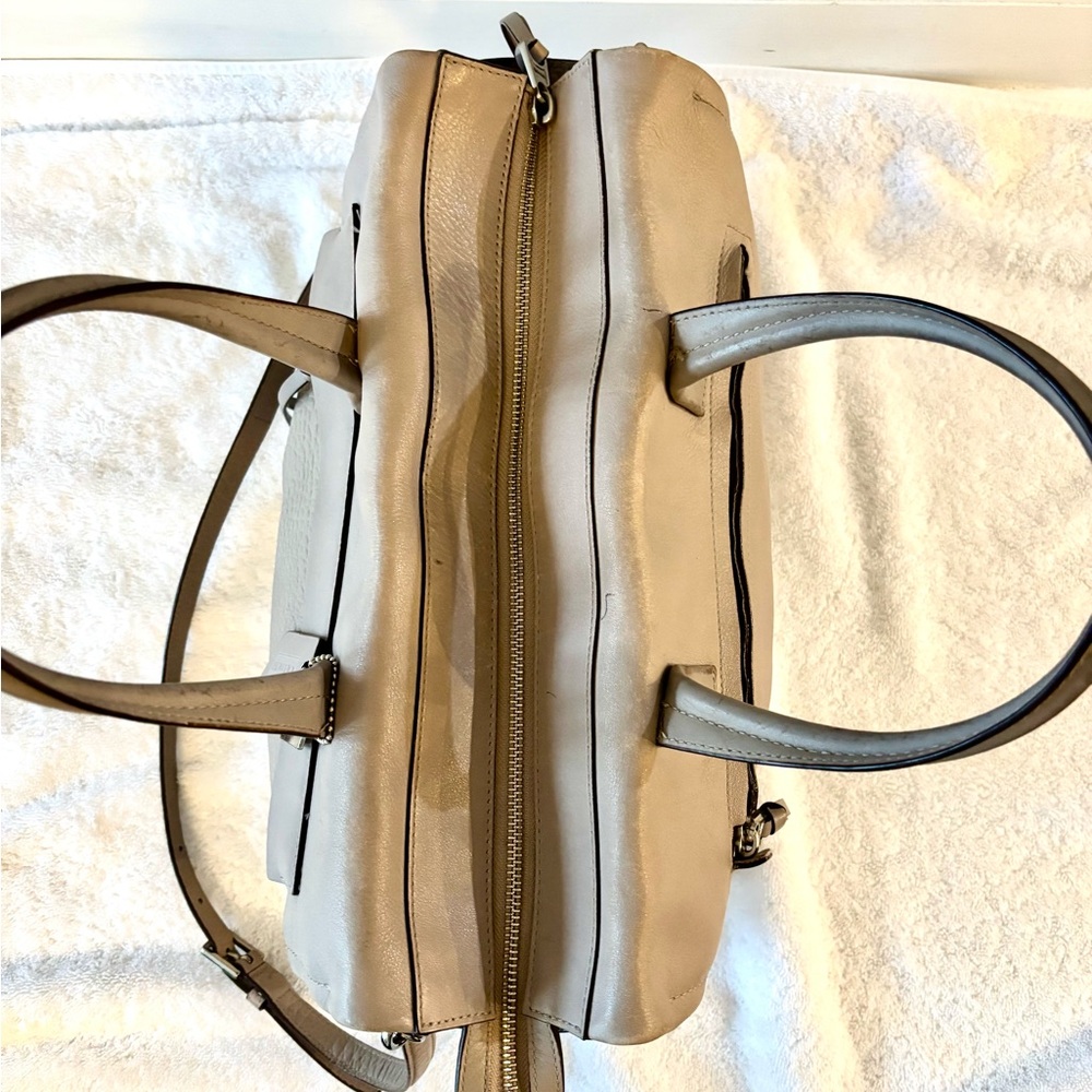Authentic Large Coach Taupe Satchel - Picture 4 of 16